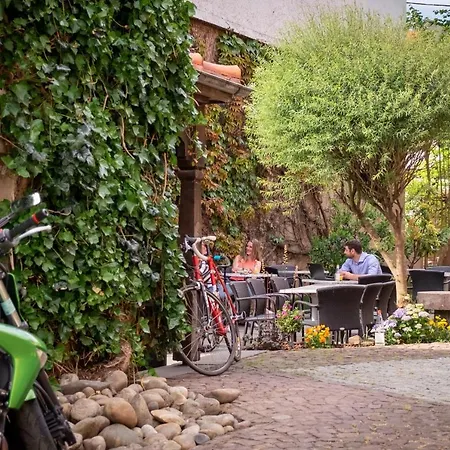 Au Heimbach Отель